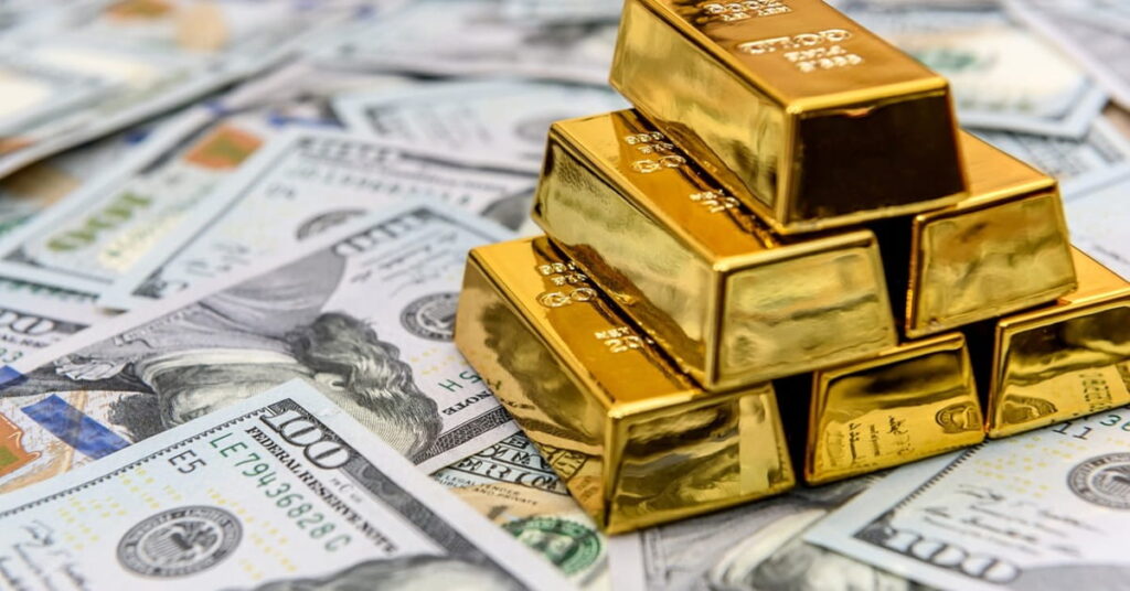 در شرایط فعلی اقتصاد ایران، دلار بخرم بهتر است یا طلا؟